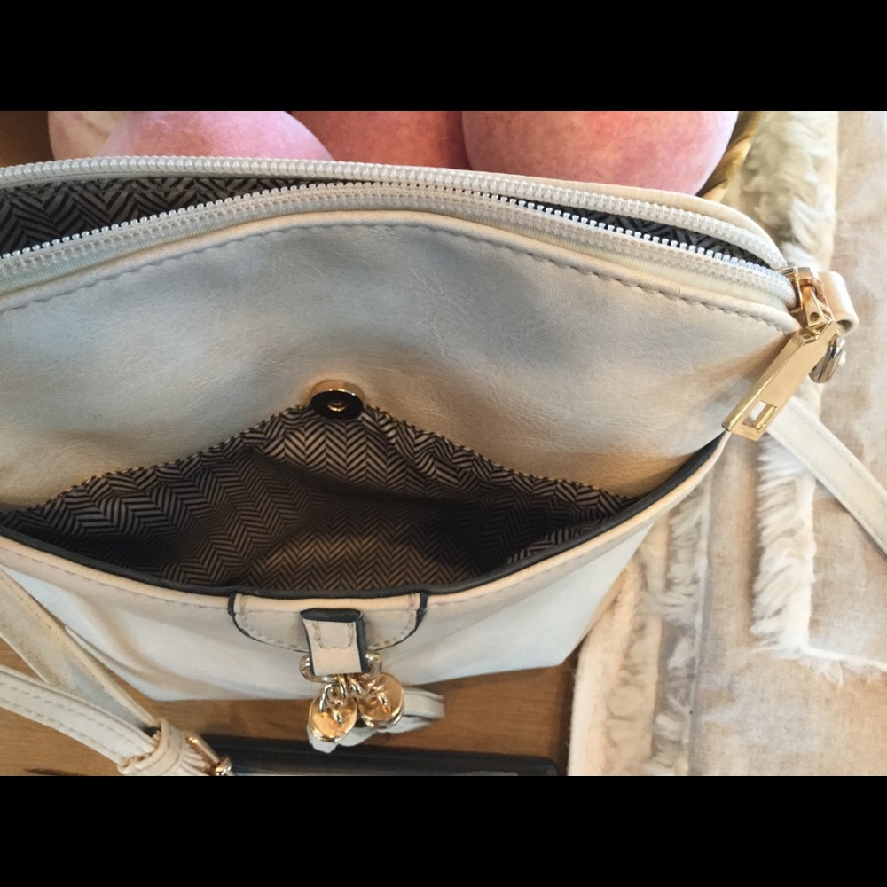 Perfect “Fall” crossbody - Picture 6 of 6